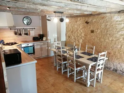 Cuisine ou kitchenette dans l'établissement Canterane, un coin de paradis à la campagne