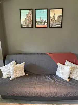 Coin salon dans l'établissement Pandrignes, appartement F2