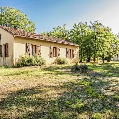 Holiday home with swimming pool