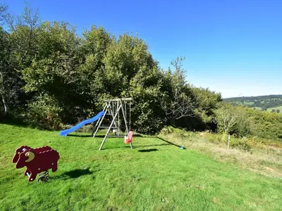 Aire de jeux pour enfants de l'établissement Holiday Home in Limoges with Saltwater Pool