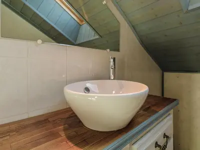 Salle de bains dans l'établissement Villa with Pool & Views in Sérilhac