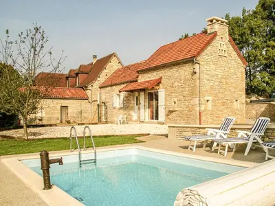 Piscine de l'établissement Slate-Roofed Hideaway ou située à proximité