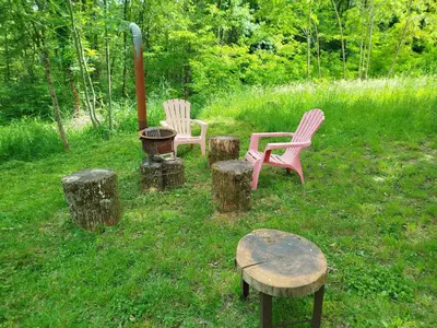 Jardin de l'établissement Roulotte et Cabane Par Hasard