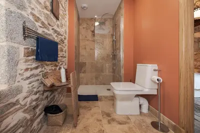 Salle de bains dans l'établissement Lou Castel Chambres d'Hôtes