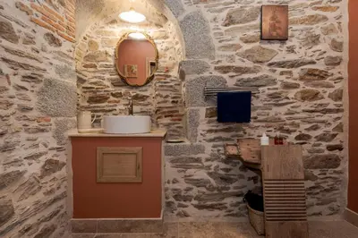 Salle de bains dans l'établissement Lou Castel Chambres d'Hôtes