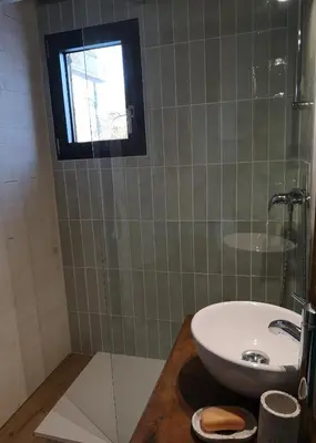 Salle de bains dans l'établissement le Nid de la Monne