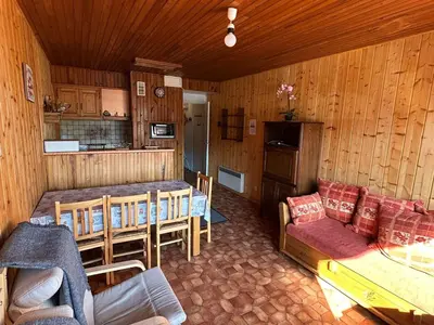 Cuisine ou kitchenette dans l'établissement Appartement au cœur de Super Besse, vue sur montagnes - FR-1-814-101