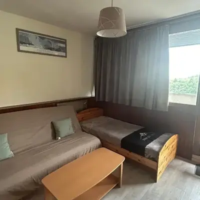 Appartement 5 pers au pied des pistes avec Wi-Fi à Super Besse - FR-1-814-93