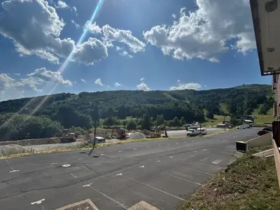 Vue générale sur la montagne ou vue sur la montagne depuis l'appartement