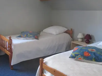 Un ou plusieurs lits dans un hébergement de l'établissement Chalet Calme sur les Hauteurs - 8 Pers, Proche Pistes - FR-1-814-103
