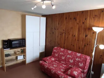 Télévision ou salle de divertissement dans l'établissement Studio cosy sur les pistes de Super Besse - FR-1-814-109
