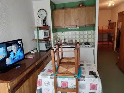 Cuisine ou kitchenette dans l'établissement Studio au Chandesse avec accès facile aux pistes - FR-1-814-113