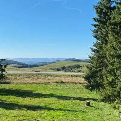 Studio à Besse-et-Saint-Anastaise avec parking et vue Monts du Cantal - FR-1-814-125