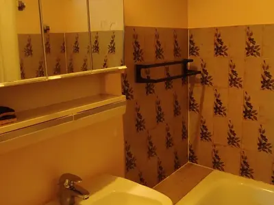 Salle de bains dans l'établissement Studio Centre Station Ski - Balcon, 2 à 4 Pers. - FR-1-814-117