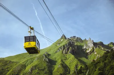 Vue générale sur la montagne ou vue sur la montagne depuis l'appartement