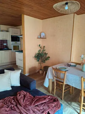 Cuisine ou kitchenette dans l'établissement Maison de Bourg