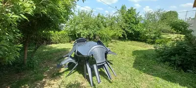Jardin de l'établissement Gîte des Pommiers