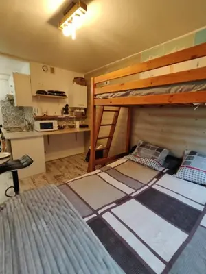 Cuisine ou kitchenette dans l'établissement Studio à Super Besse