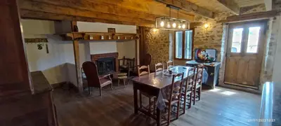 Coin salon dans l'établissement Gite rural aux portes de l'Auvergne