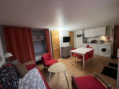 Cuisine ou kitchenette dans l'établissement Studio central au Lioran avec terrasse et parking - FR-1-787-125