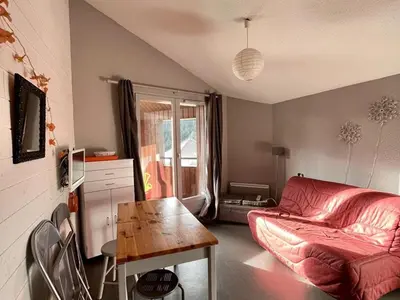 Coin salon dans l'établissement Charmant T2 avec balcon au cœur de la station - FR-1-787-126