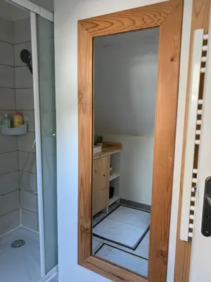 Salle de bains dans l'établissement Très Agreable Logement à Aubusson hypercentre, parking gratuit à proximité et changement récent de personnel