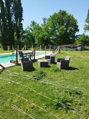 Jardin de l'établissement L'étang du griffolet 2