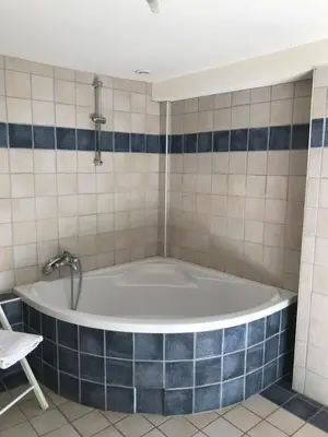 Salle de bains dans l'établissement CHEZ la LOUISE