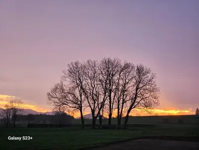Lever ou coucher de soleil vu de la maison d'hôtes ou à proximité