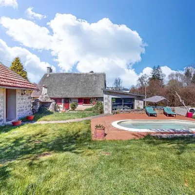 Awesome Home In Saint-Oradoux-De-Chiro