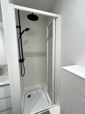 Salle de bains dans l'établissement La Suite Aurence, chic et calme