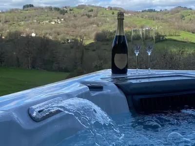 Vue générale sur la montagne ou vue sur la montagne depuis la villa