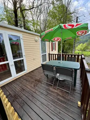 Balcon ou terrasse dans l'établissement Mobil-home 159 camping Les Clarines