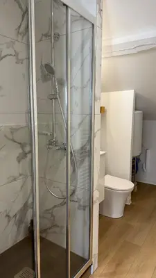 Salle de bains dans l'établissement Appartement charmant et cosy Encombe vineuse-DABNB