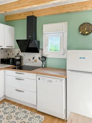 Cuisine ou kitchenette dans l'établissement Maison familiale en montagne - 6 pers - Le Lioran