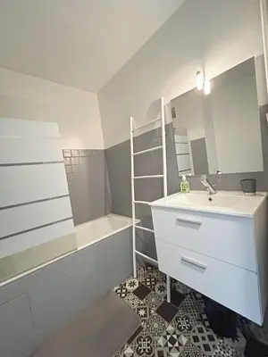 Salle de bains dans l'établissement Le Sombrero, central avec parking
