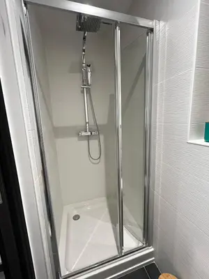 Salle de bains dans l'établissement La Suite Auzette, calme et chic