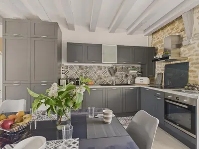 Cuisine ou kitchenette dans l'établissement Belle maison pour 6 - Piscine - Dordogne