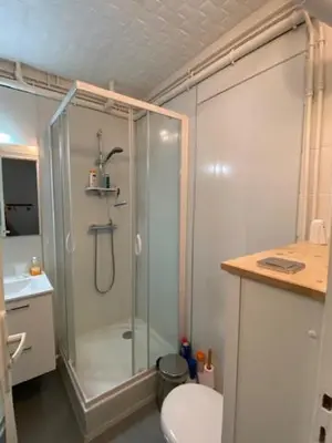 Salle de bains dans l'établissement Studio 2 à 4 personnes avec balcon et parking