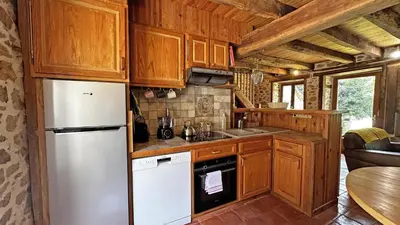 Cuisine ou kitchenette dans l'établissement La petite maison