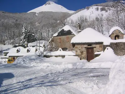 L'établissement Maison cosy avec sauna en montagne en hiver