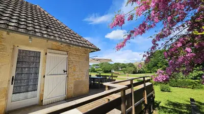 Jardin de l'établissement Gîte de France Les jeunes années 3 épis - Gîte de France 6 personnes MAE-3553