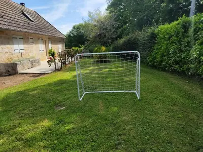 Jardin de l'établissement Gîte de France Les jeunes années 3 épis - Gîte de France 6 personnes MAE-3553