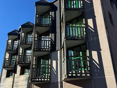 Balcon ou terrasse dans l'établissement Charmant T2 avec Balcon Proche Ski - FR-1-787-127
