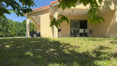 Jardin de l'établissement La Pause Limousine, Garden, Wi-Fi, Near Limoges, Golf, Bowling