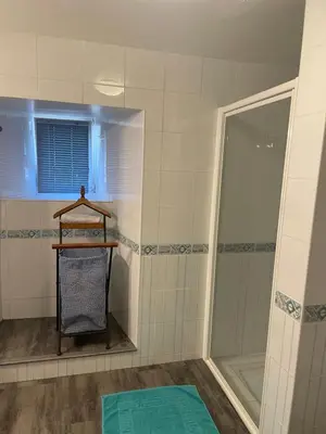 Salle de bains dans l'établissement Gite Chez Manon et Pierre Salers