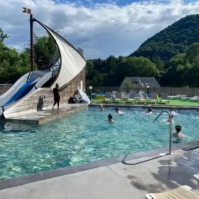 ZEcamping 4 étoiles animaux acceptés tennis piscine couverte