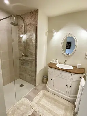 Salle de bains dans l'établissement Le Boudoir de Syssi