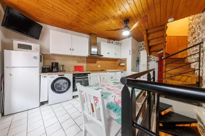 Cuisine ou kitchenette dans l'établissement Les Petits Loups - Proche Station de Ski