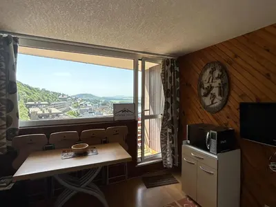 Vue générale sur la montagne ou vue sur la montagne depuis l'appartement